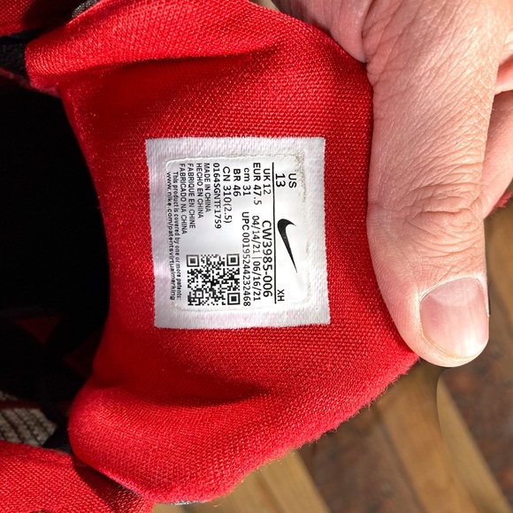 Nike Kyrie 4 Low Bred Men’s size 13 - Picture 4 of 7